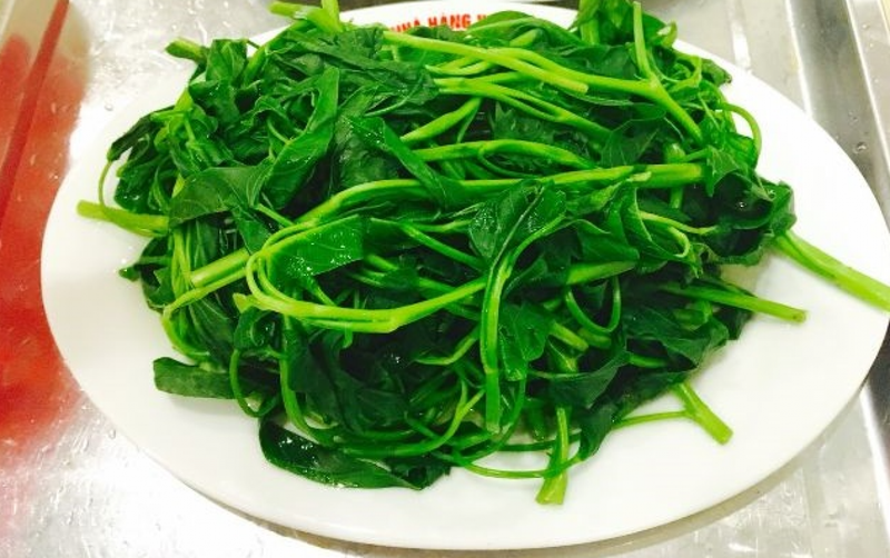 rau muong luoc