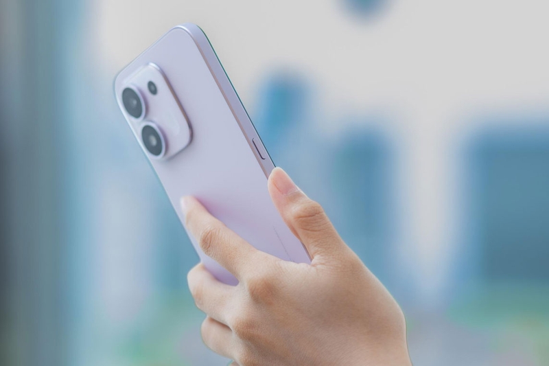 Nút AI trên cạnh bên HONOR 600S giúp truy cập nhanh camera và các tiện ích thường dùng.