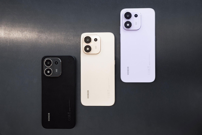 HONOR 600S có ba màu Đen thiên hà, Vàng ánh kim và Tím thạch anh, đáp ứng sở thích cá nhân của người dùng.