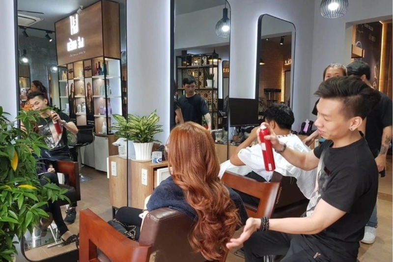 Top các tiệm hớt tóc nữ đẹp và thợ tay nghề tốt nhất thành phố Hồ Chí Minh hiện nay