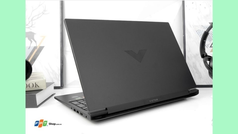 Sở hữu màu đen mạnh mẽ, lịch lãm