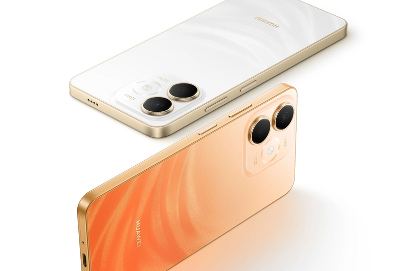 HUAWEI Enjoy 100 trang bị camera chính 13 MP với thiết kế cụm camera hai vòng tròn nổi bật ở mặt lưng.