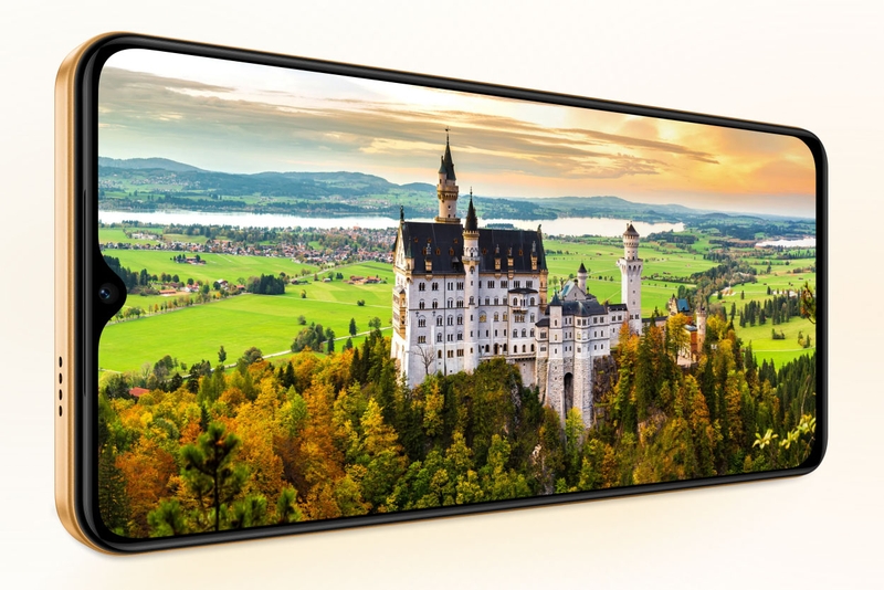 Màn hình 90 Hz trên HUAWEI Enjoy 100 giúp thao tác cuộn và chuyển cảnh mượt mà hơn.