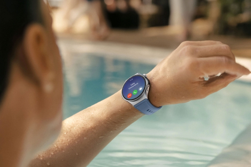 HUAWEI Watch 6 series hỗ trợ gọi điện, giúp người dùng duy trì liên lạc ngay trên cổ tay.
