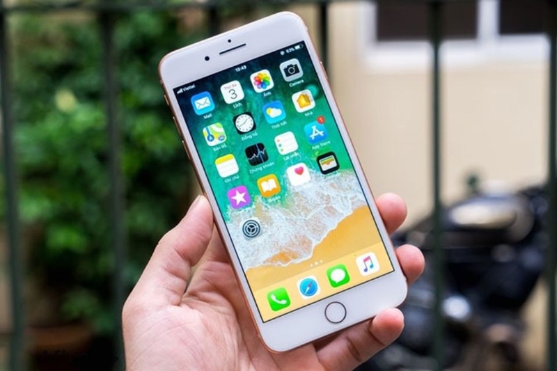 bật hiển thị phần trăm pin trên iPhone 8 (ảnh 1)