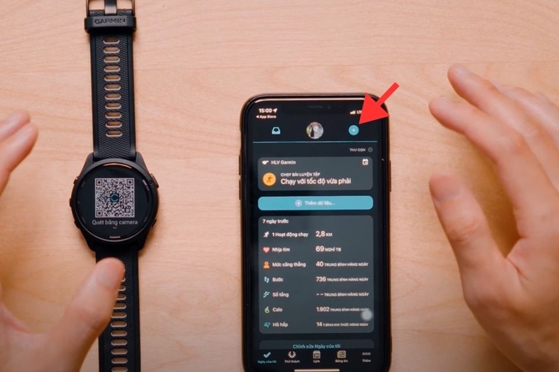 Vào ứng dụng Garmin Connect nhấn vào dấu “+” bên phải màn hình