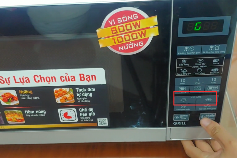 Hướng dẫn d&ugrave;ng l&ograve; vi s&oacute;ng Sharp 800W (11)