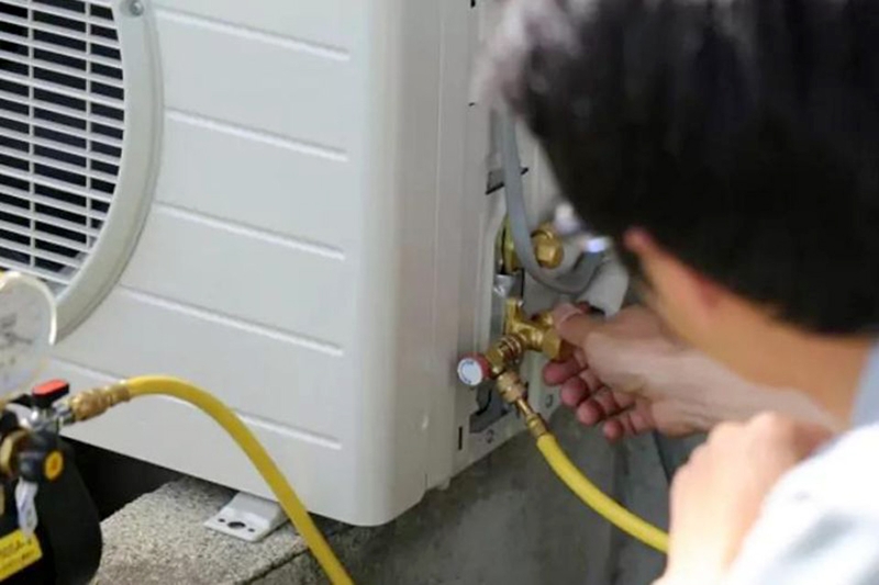 Hút chân không máy lạnh khi lắp đặt - 06