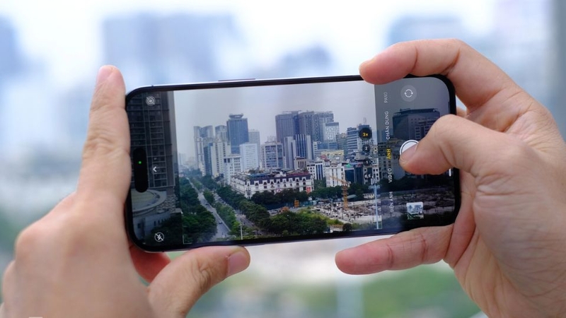 iPhone 14 bị nóng máy 1