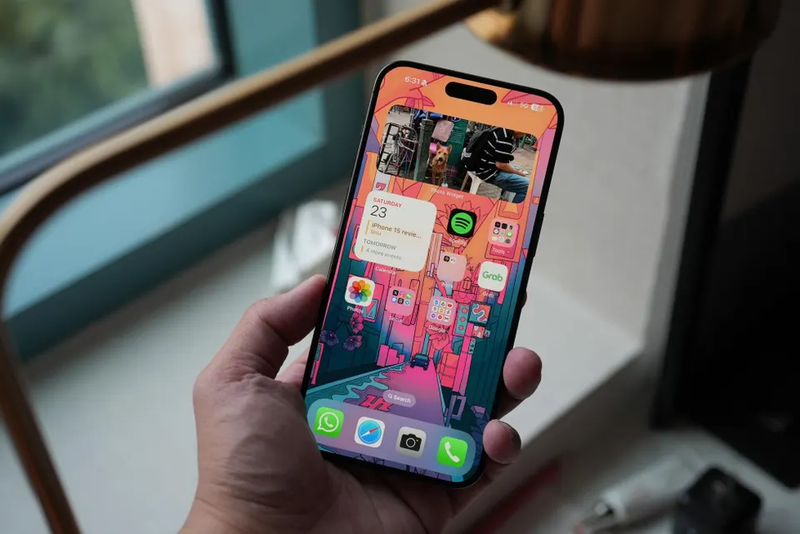 iPhone 15 Pro Max bản Mỹ có khe SIM không 4.png