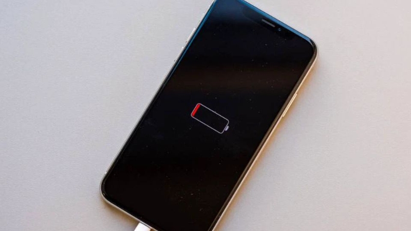 iPhone 15 sạc không vào pin 1