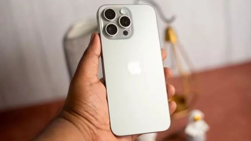 iPhone 16 Pro Max chụp ảnh bị mờ 4