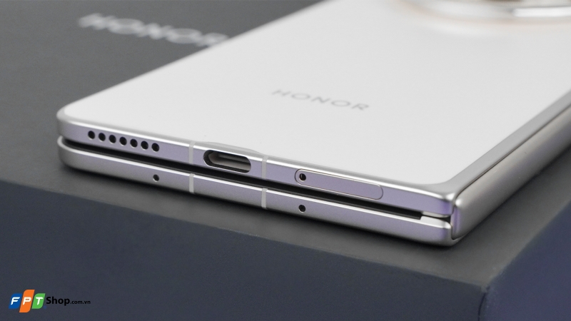 iPhone Duo vs Honor Magic V5 5G 1.jpg