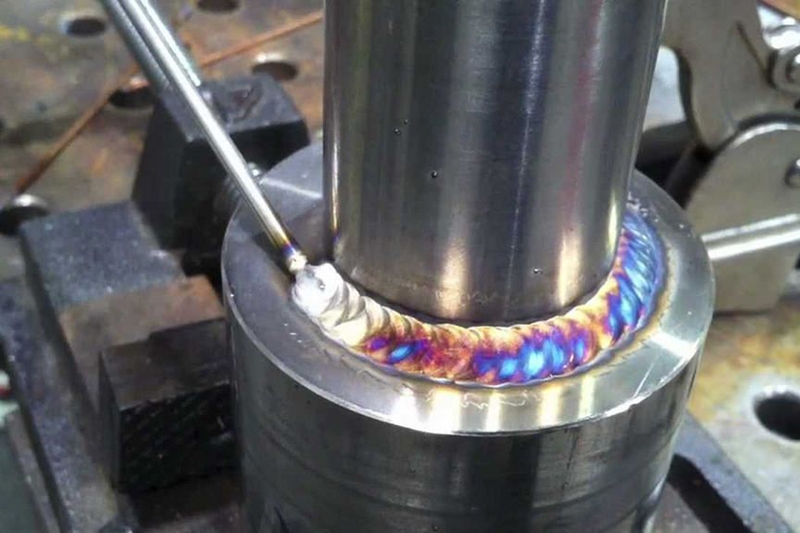 Mặc dù inox 430 có khả năng&nbsp;hàn, nhưng do độ dẻo thấp, mối hàn của inox 430 dễ bị nứt