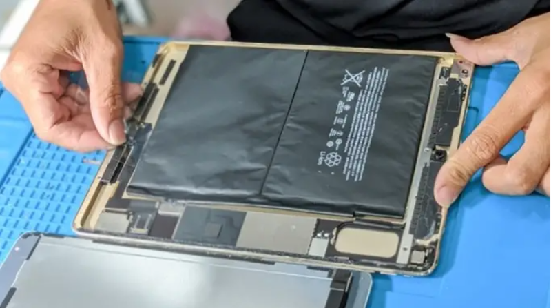 hau qua khi ipad bi phong pin