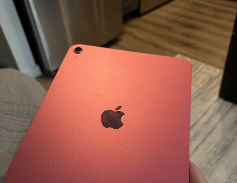 Thân iPad Gen 11 được làm từ nhôm nguyên khối