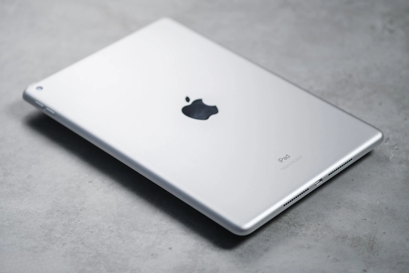 ipad-gen-9-sac-bao-lau-thi-day-pin-9.jpg