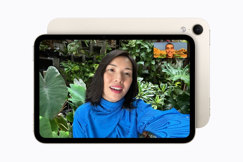 Camera trước 12 MP Center Stage trên cạnh ngang của iPad mini 8 giúp bố cục cuộc gọi video thuận tiện hơn.
