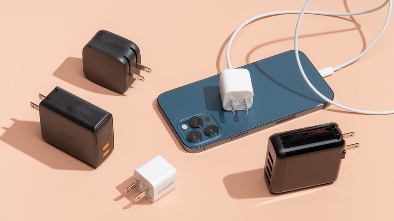 Sử dụng bộ sạc chính hãng hoặc bộ sạc có MFi để sạc iPhone