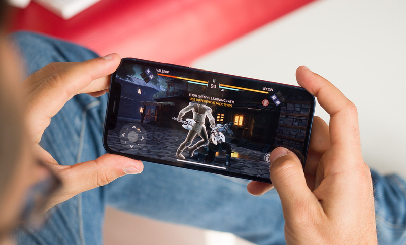 iPhone 12 cũ chơi game tốt không 3