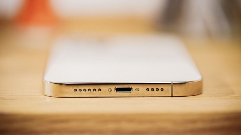 iphone 12 pro max sạc bị giật 2