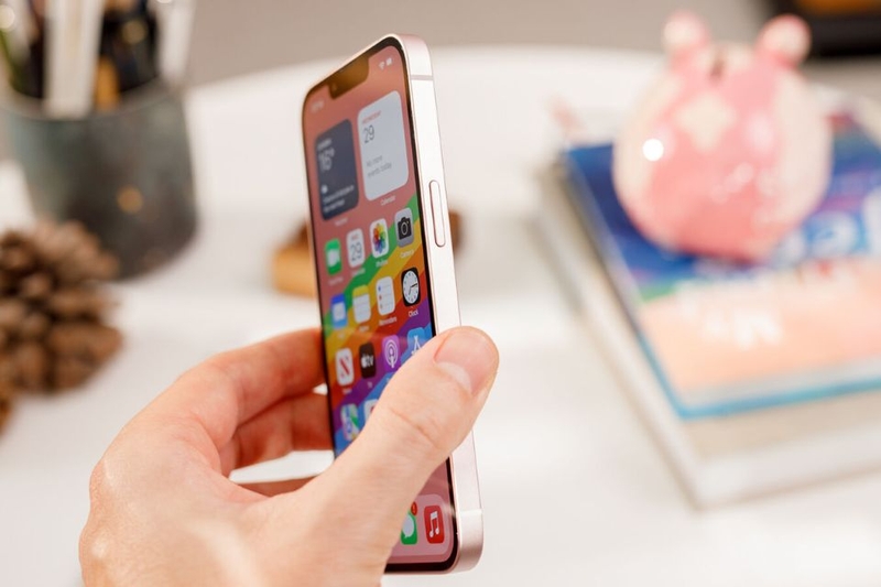 iphone 13 giá bao nhiêu 2026 (ảnh 2)