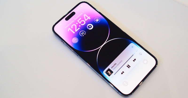 dau hieu iphone 14 pro max bi cham