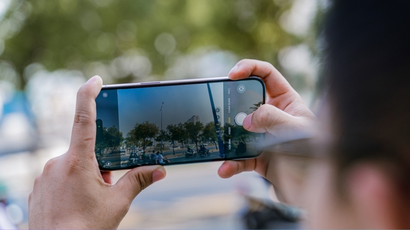 Nhận biết dấu hiệu iPhone 14 Pro Max chụp ảnh bị tối