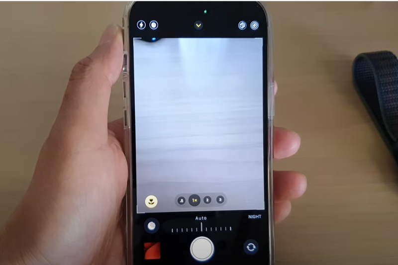 iPhone 14 Pro Max chụp ảnh bị vàng (5)