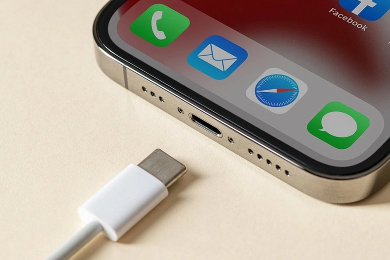 iPhone 15 Pro Max dùng củ sạc bao nhiêu W 3