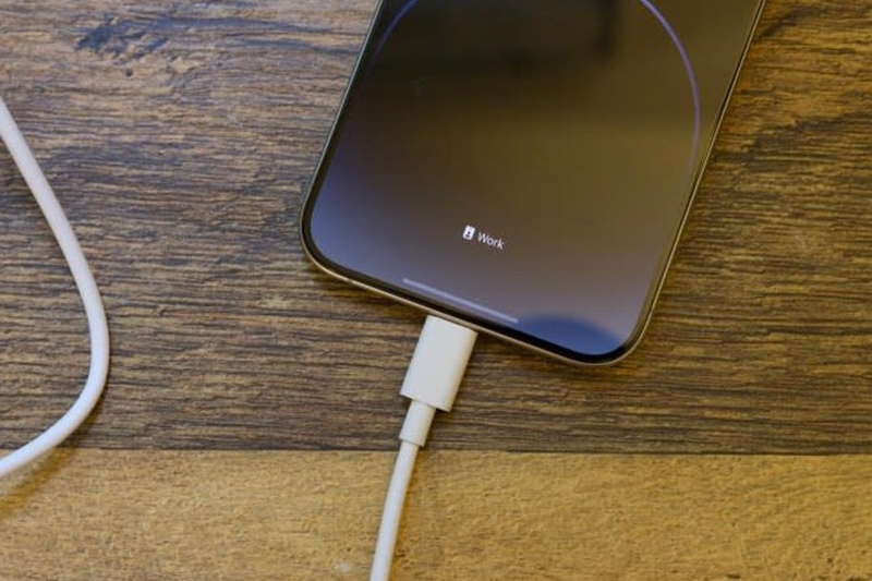 iphone-16-pro-max-sac-nhanh-bao-nhieu-w-2.jpg