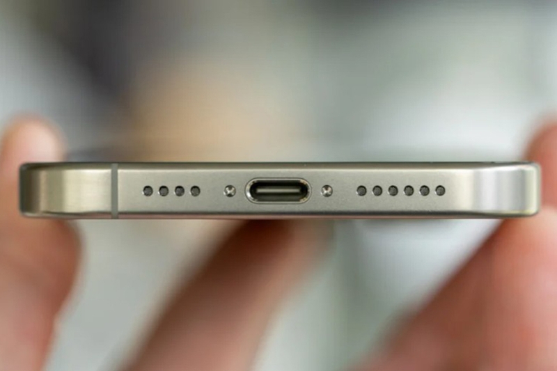 iPhone 16 Pro Max sạc nhanh bao nhiêu W 1