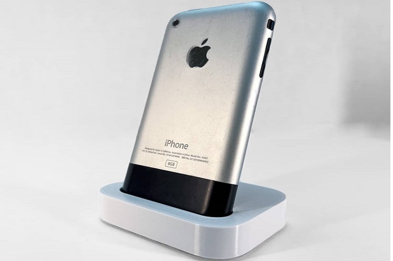 iPhone 2G - “báu vật” sưu tầm trị giá hàng tỷ đồng