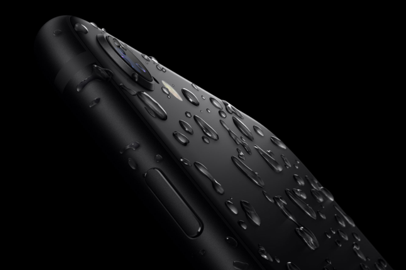 Có nên mua iPhone cũ nếu không còn chống nước?