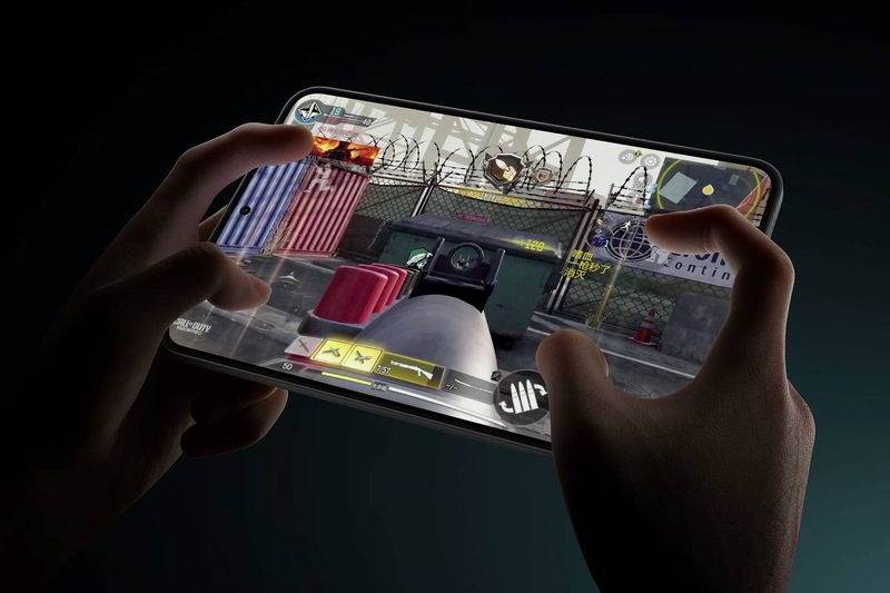 Công nghệ cảm ứng trên iQOO Pad Pro hỗ trợ thao tác nhiều ngón, hạn chế chạm nhầm khi chơi game.