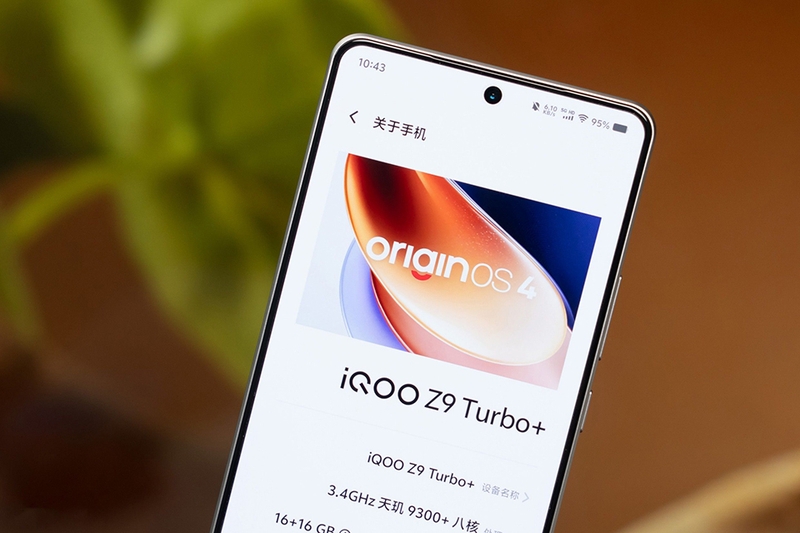 iQOO Z9 Turbo Plus - 0