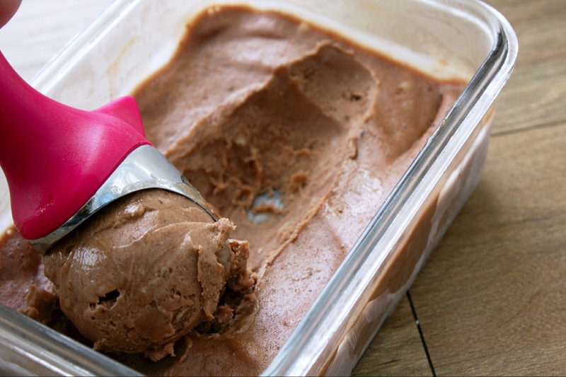 kem chuối cacao bằng máy xay sinh tố 3