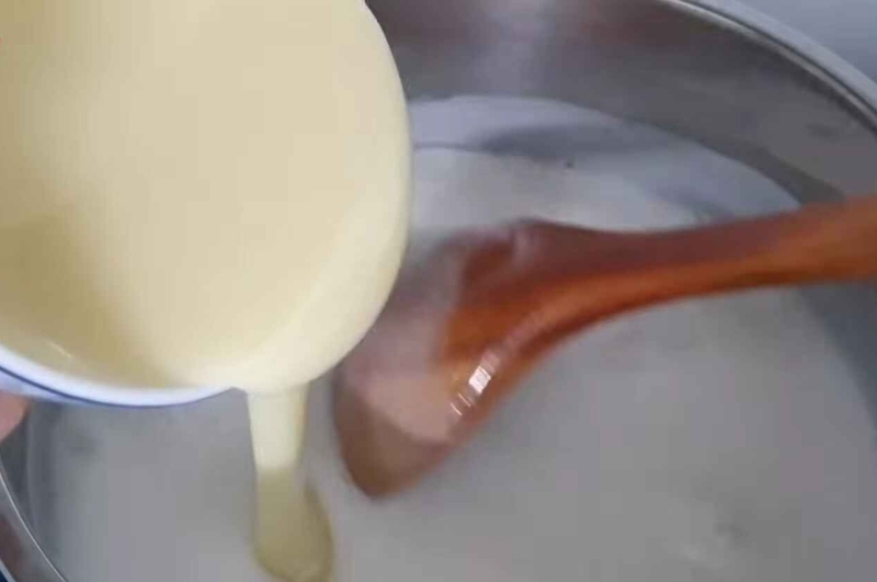 kem chuối dừa hình 7