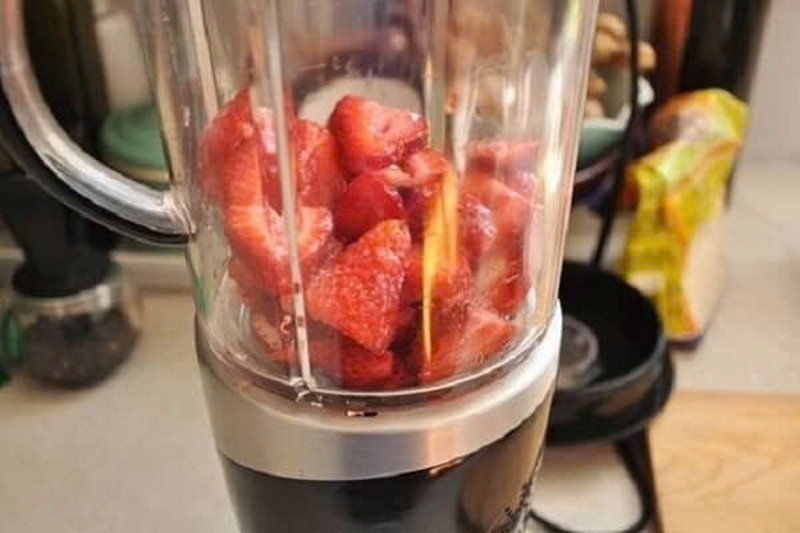 kem que dâu tây ảnh 3