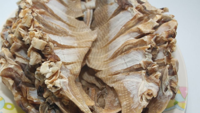 Bước 1: Sơ chế khô cá đuối