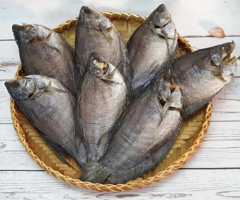 cách làm khô cá sặc chiên sả ớt (ảnh 10)