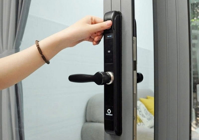 khóa vân tay không nhận vân tay ảnh 2