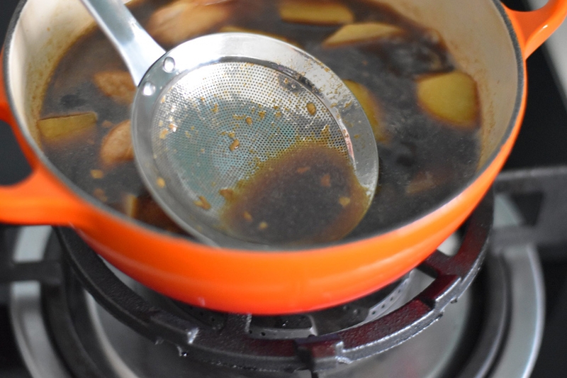 Khoai tây om thịt gà - 05