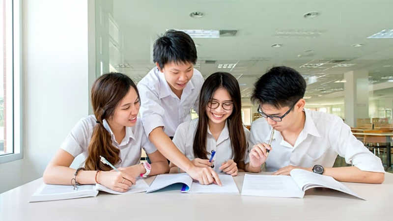 Thí sinh theo khối R03 nên nỗ lực rèn luyện ngay từ sớm