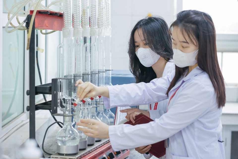 Điểm môn này là trung bình cộng của 3 môn thành phần