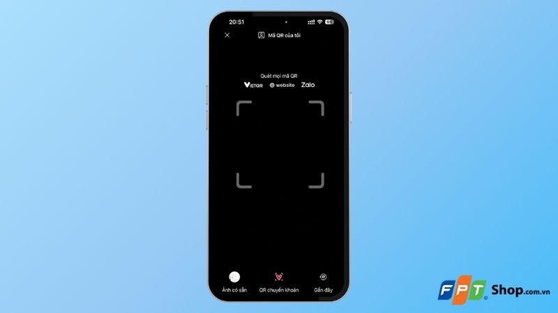 Hướng camera vào mã QR