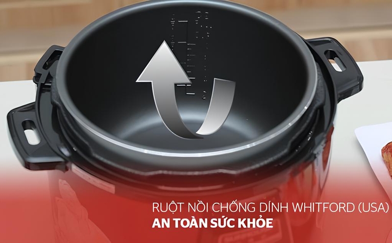 Vệ sinh lòng nồi áp suất điện đa năng