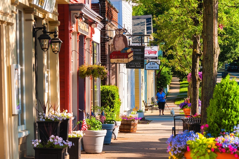 Neighborhood là cách dịch phổ biến nhất khi nói về khu phố