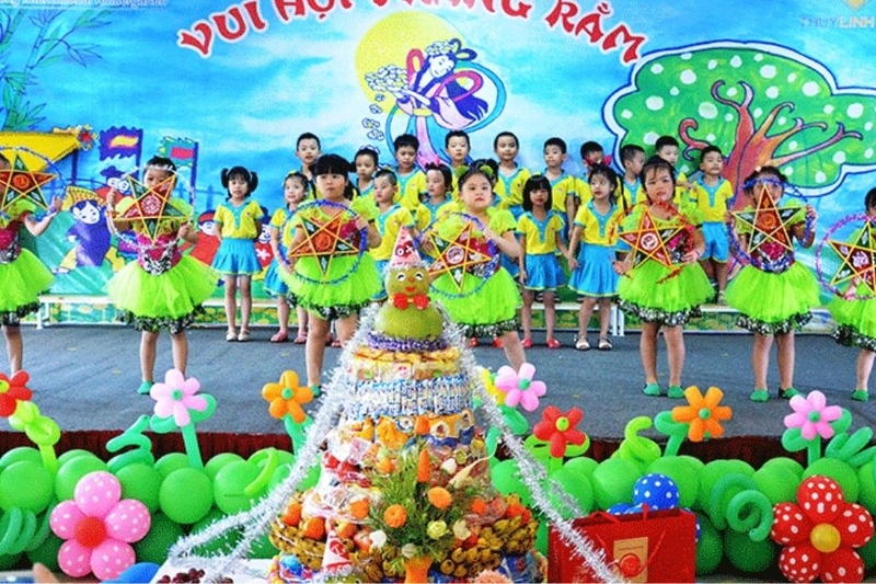 Múa “Vầng trăng cổ tích”