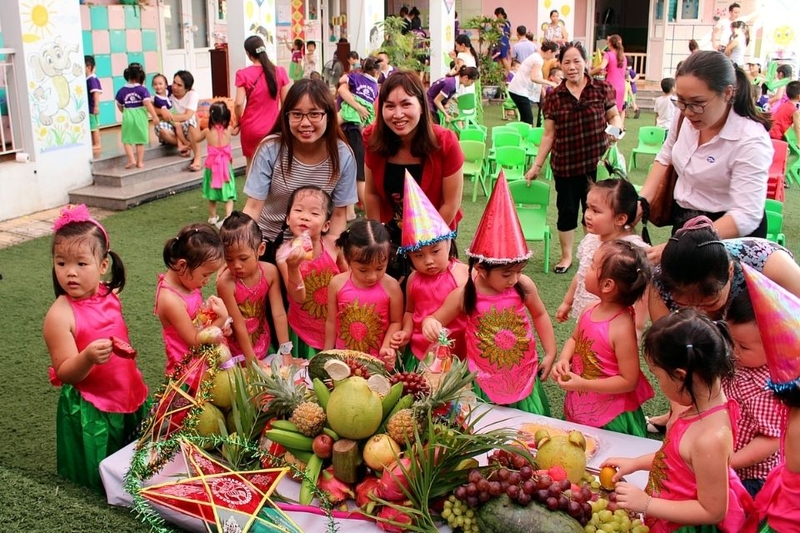 Phá cỗ Trung thu - Tình thân và sự sẻ chia